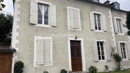 Near Oloron - Old house of traditional construction (price reduction)