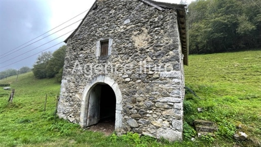 Vallee d'aspe - For sale Barn with land -