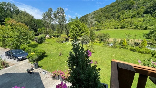 Near Oloron - Former renovated barn with beautiful country view on 7000 m² of land -