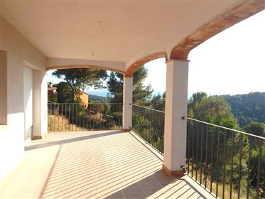 Regencós, detached house, new construction with pool, in a residential area of the village