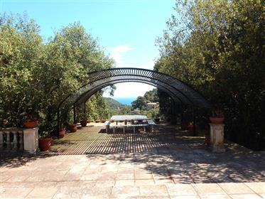 Begur. Neoclassical manor house with pool and privileged location, very close to the village