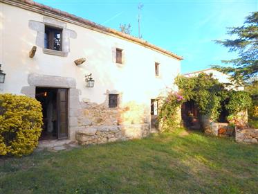 Santa Cristina d'Aro, Country house with large private plot, ideal for a Hostal - Pension