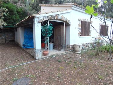 Begur,Chalet possible to expand with private garden and garage, just 700 m from Sa Riera beach