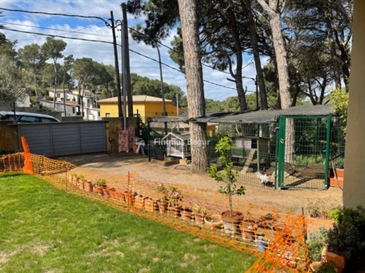 Begur, Petite maison de style loft avec mezzanine dans un quartier résidentiel agréable et calme