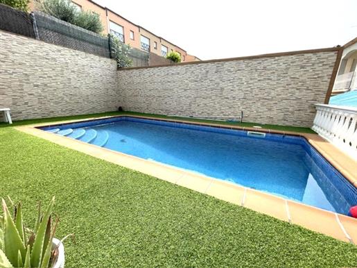 Palafrugell, Townhouse with private pool in a quiet area and a few minutes from the center
