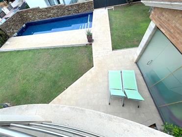 Palamós, Interesting Villa with garden and pool located in a residential area
