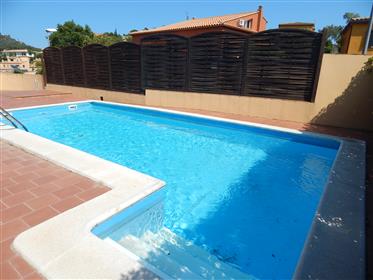 Begur, Detached house with private pool in a quiet residential area