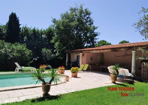 Country property (21,353 m²) in Miramas