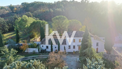 Aix En Provence - Renovated farmhouse 250m² + House divided into 6 apps