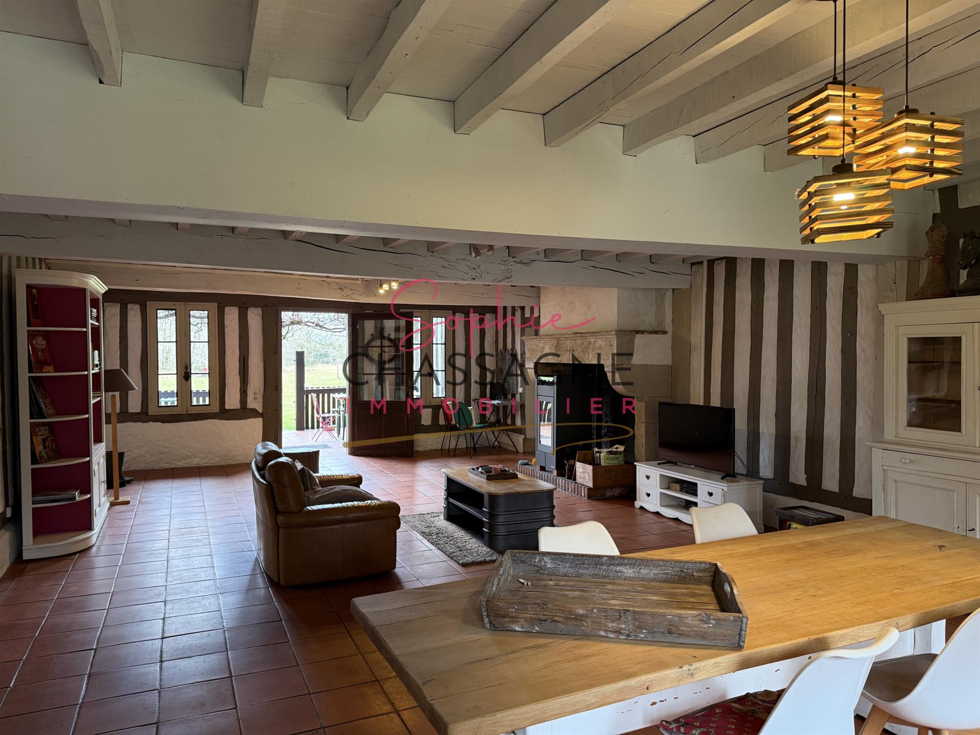 Entre Langon et Mont de Marsan, propriété équestre avec 2 logements sur plus de 7 hectares ...