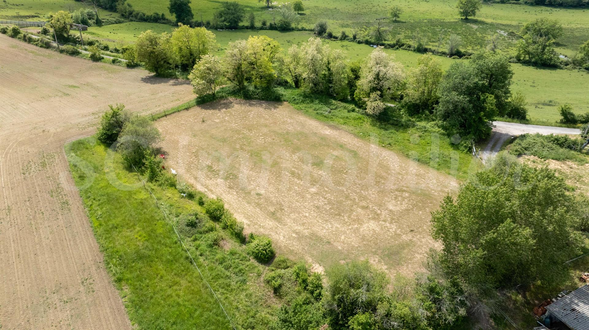 Sur presque 7 hectares, à 5 minutes de Bazas, 10 de Langon, propriété équestre en pierre de 170 m2 s