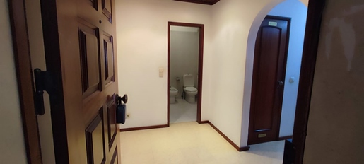 1 bedroom apartment with storage room in Massamá