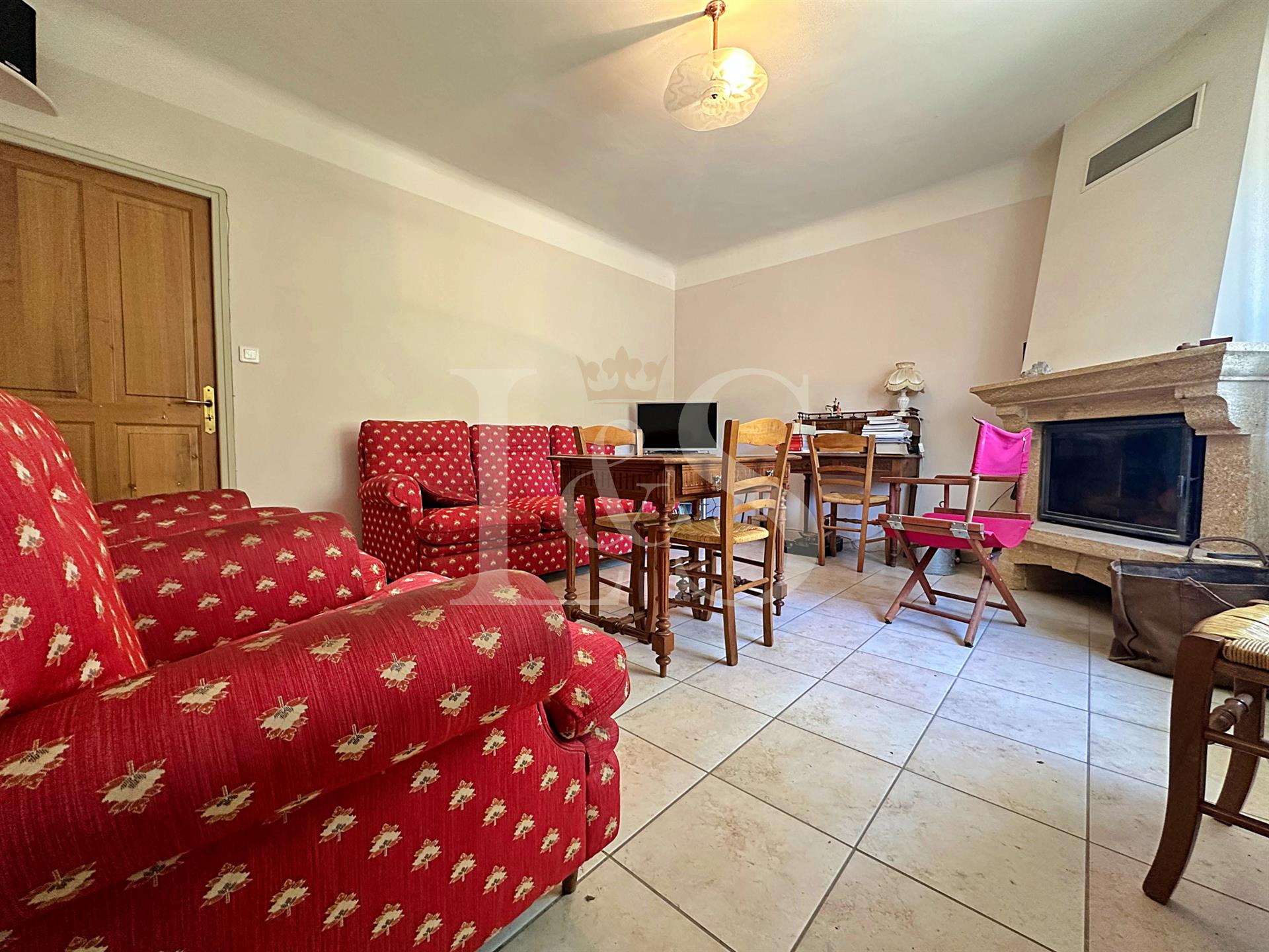 At the foot of Ventoux Malaucène House of 192 m2 on wooded land of 6020 m2