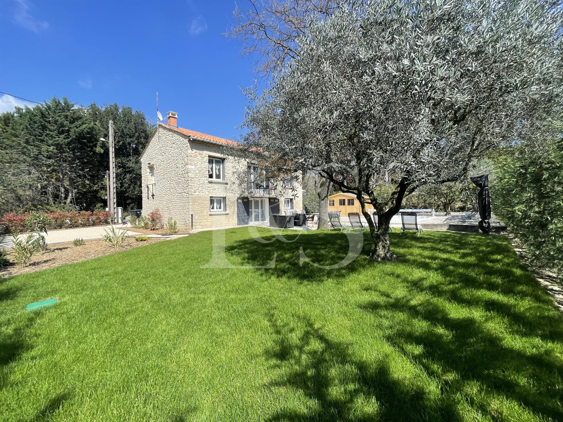 Restored villa with swimming pool and quality services
