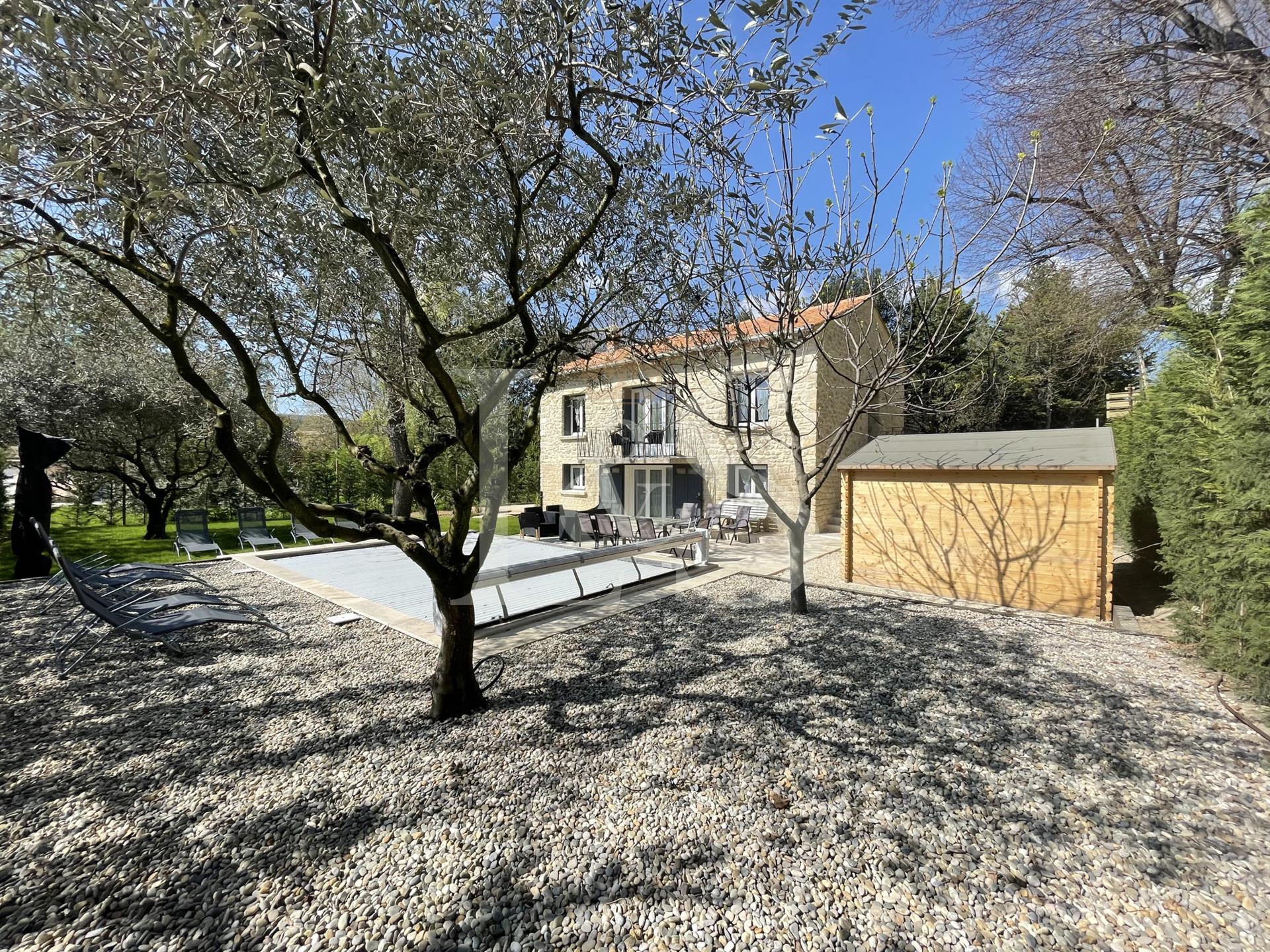 Restored villa with swimming pool and quality services