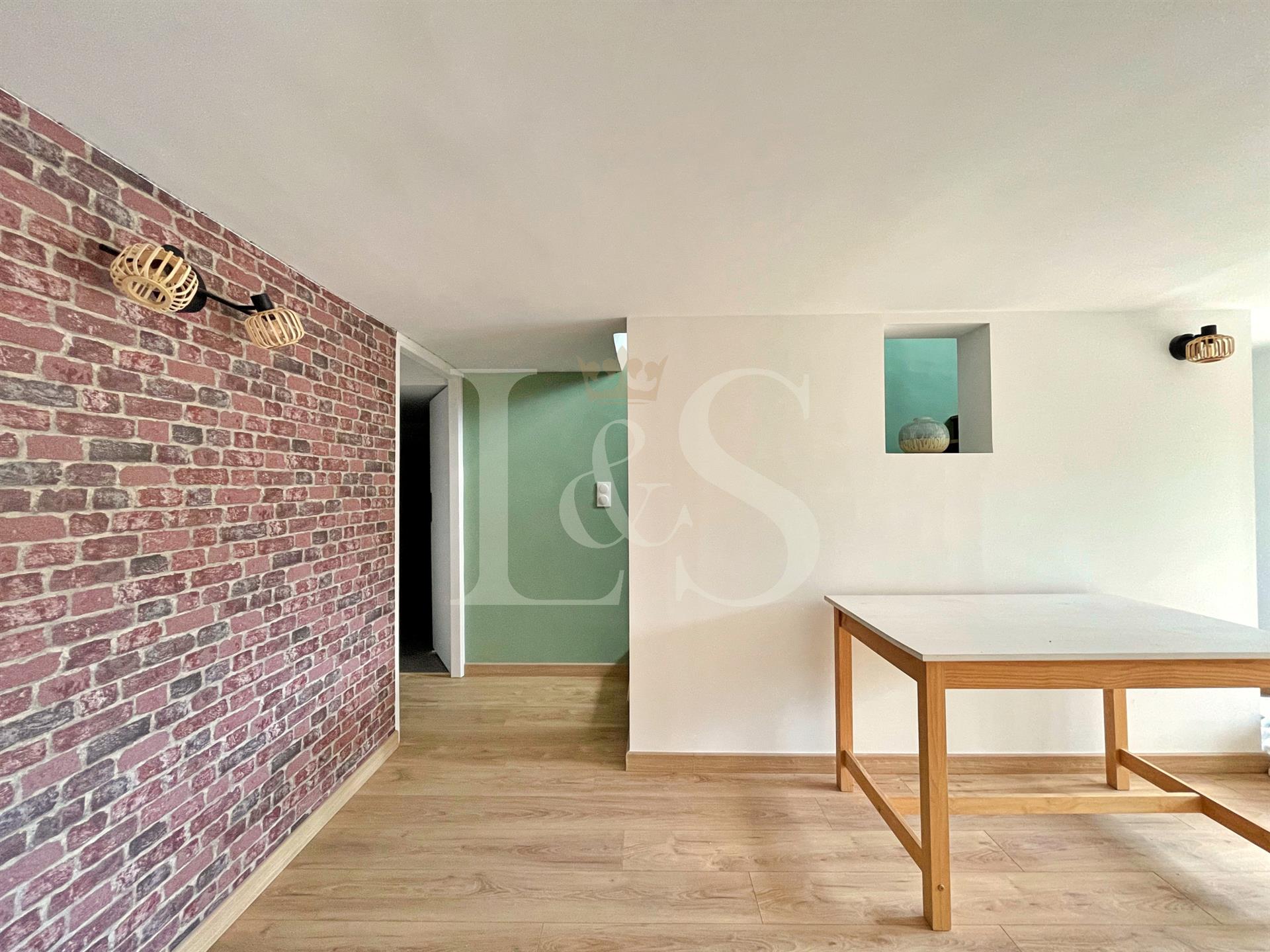 Restored villa with swimming pool and quality services