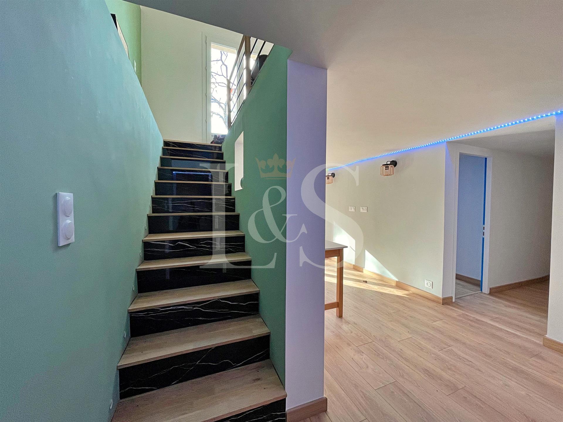 Restored villa with swimming pool and quality services