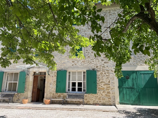 3.8Ha wine property in Séguret