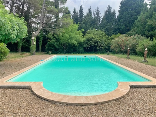 Antiguo pabellón de caza del siglo XVI con piscina en 2 ha de parque