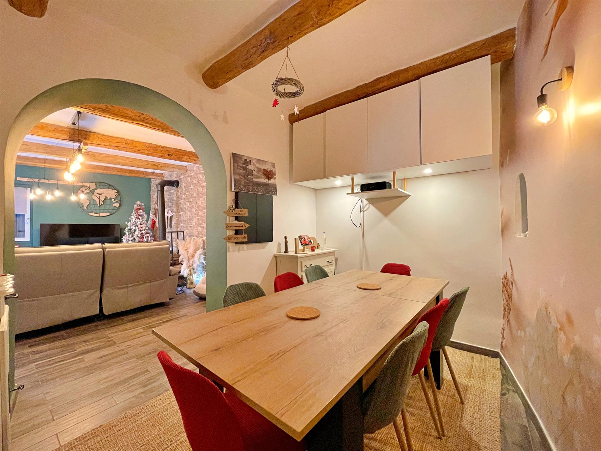 Village house ideal for family life with swimming pool and independent spaces