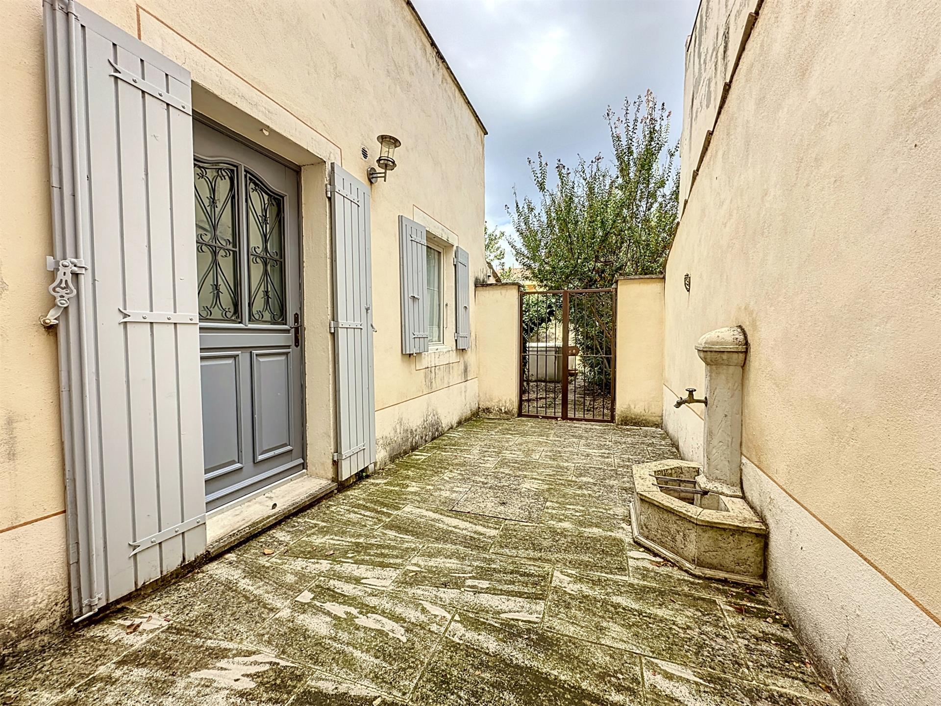 Malaucène Bourgeois Village House of approximately 160m2 with Swimming Pool and Authentic Charm