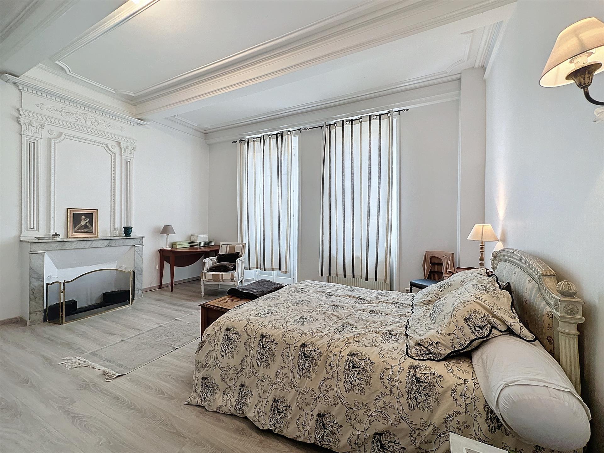 Malaucène Bourgeois Village House of approximately 160m2 with Swimming Pool and Authentic Charm