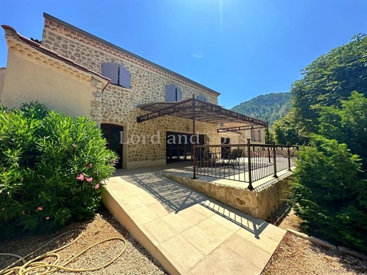 Drôme Provençale - Maison d'Environ 255m2 avec Dépendance de 96m2 sur un Terrain de 3 192m2