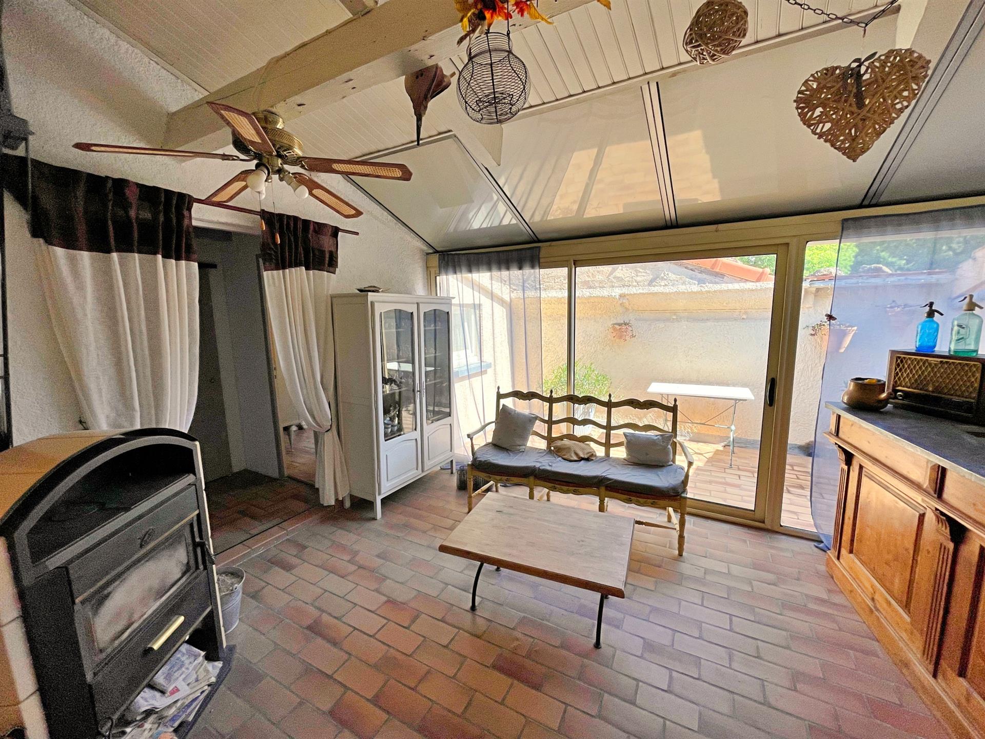 270 m2 village house with two independent dwellings, jacuzzi pool and garage, Sérignan-du-Comtat