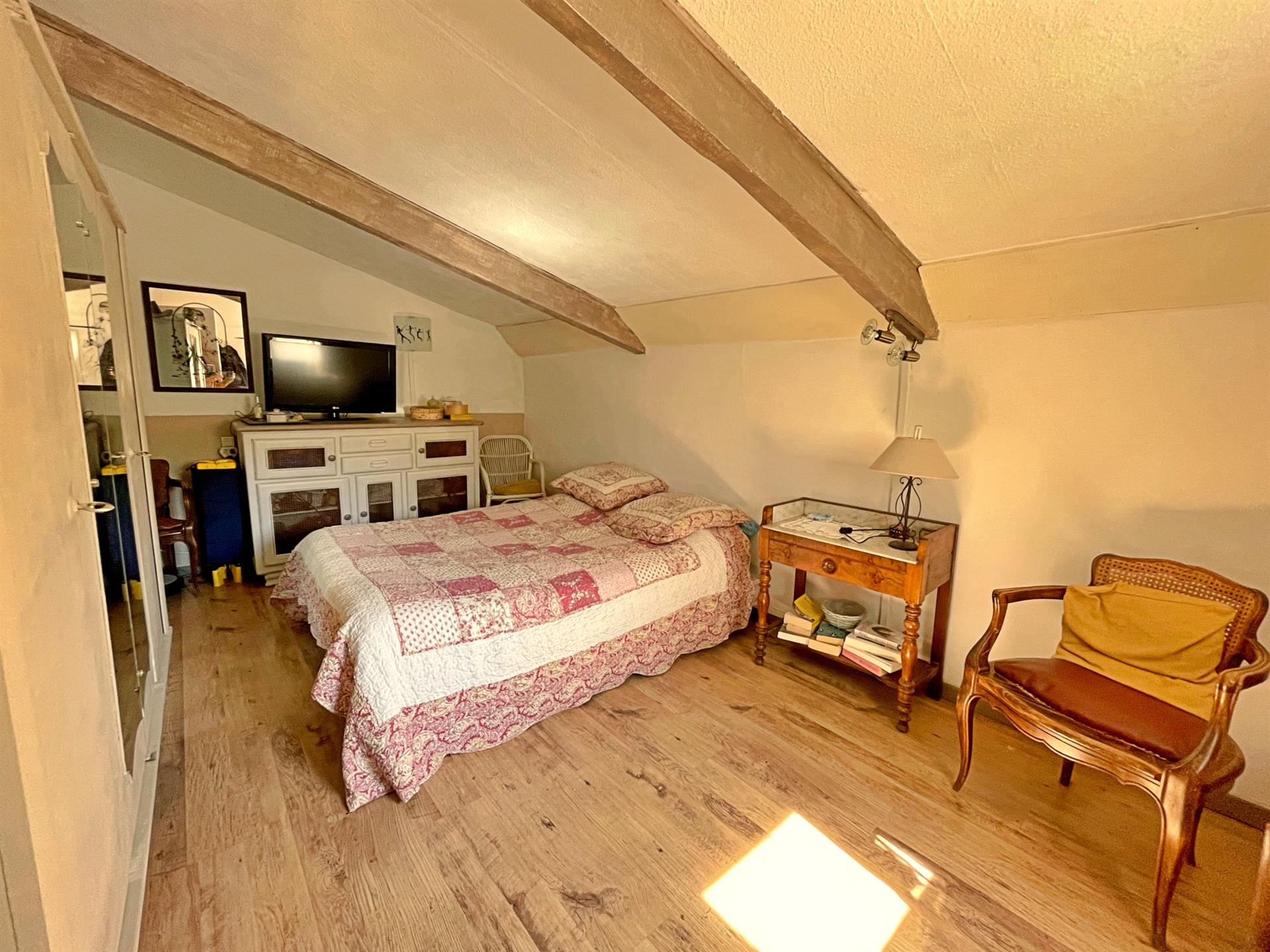 270 m2 village house with two independent dwellings, jacuzzi pool and garage, Sérignan-du-Comtat