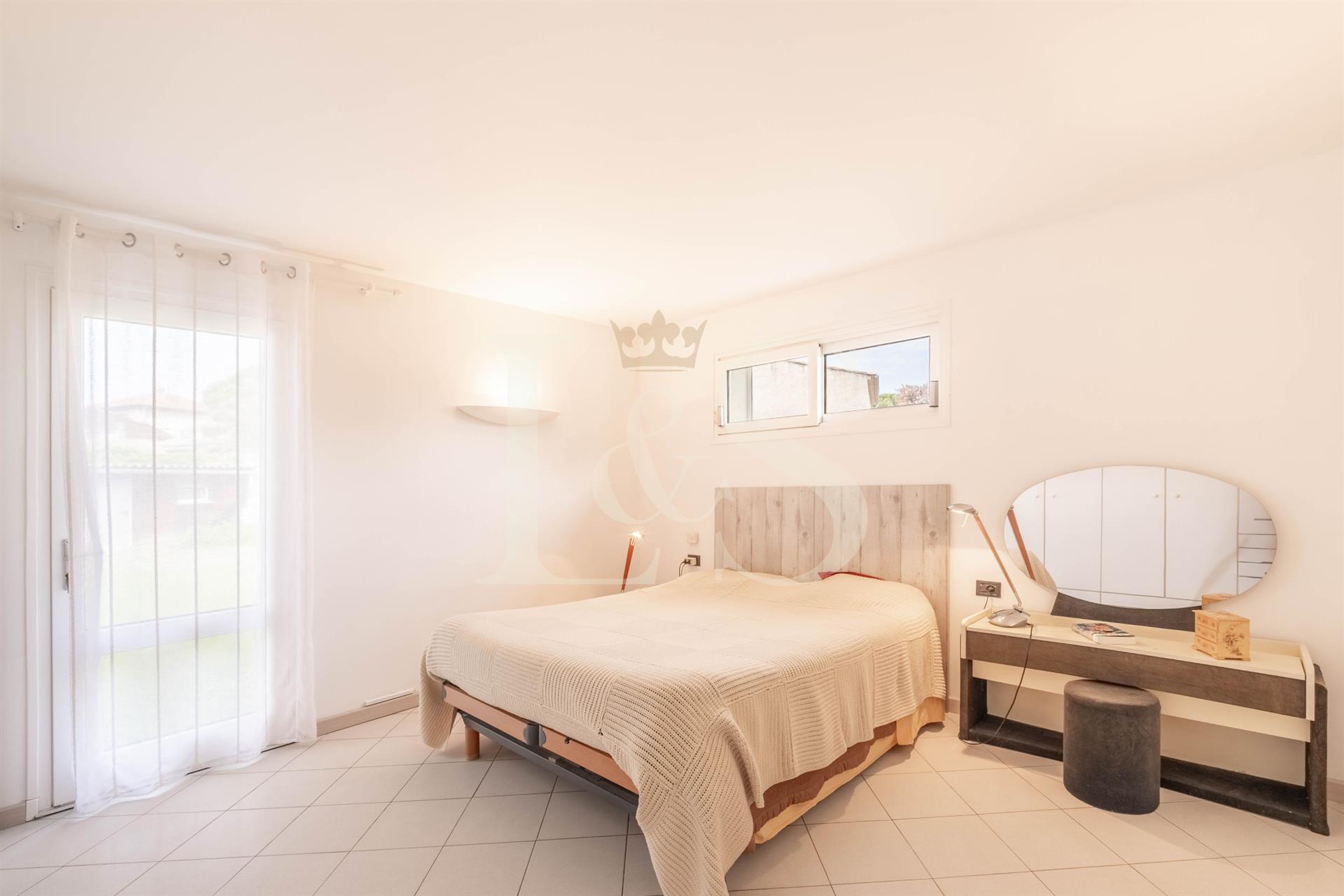 À vendre Superbe maison de 320 m2 habitables avec piscine au cœur de Vaison-la-Romaine