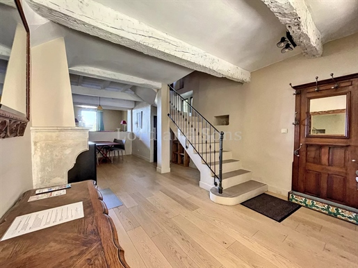 Beautiful house with inner courtyard in the heart of the medieval city