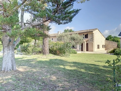 Vaison-La-Romaine sector, farmhouse restored of about 230m2 on 5305m2 of land