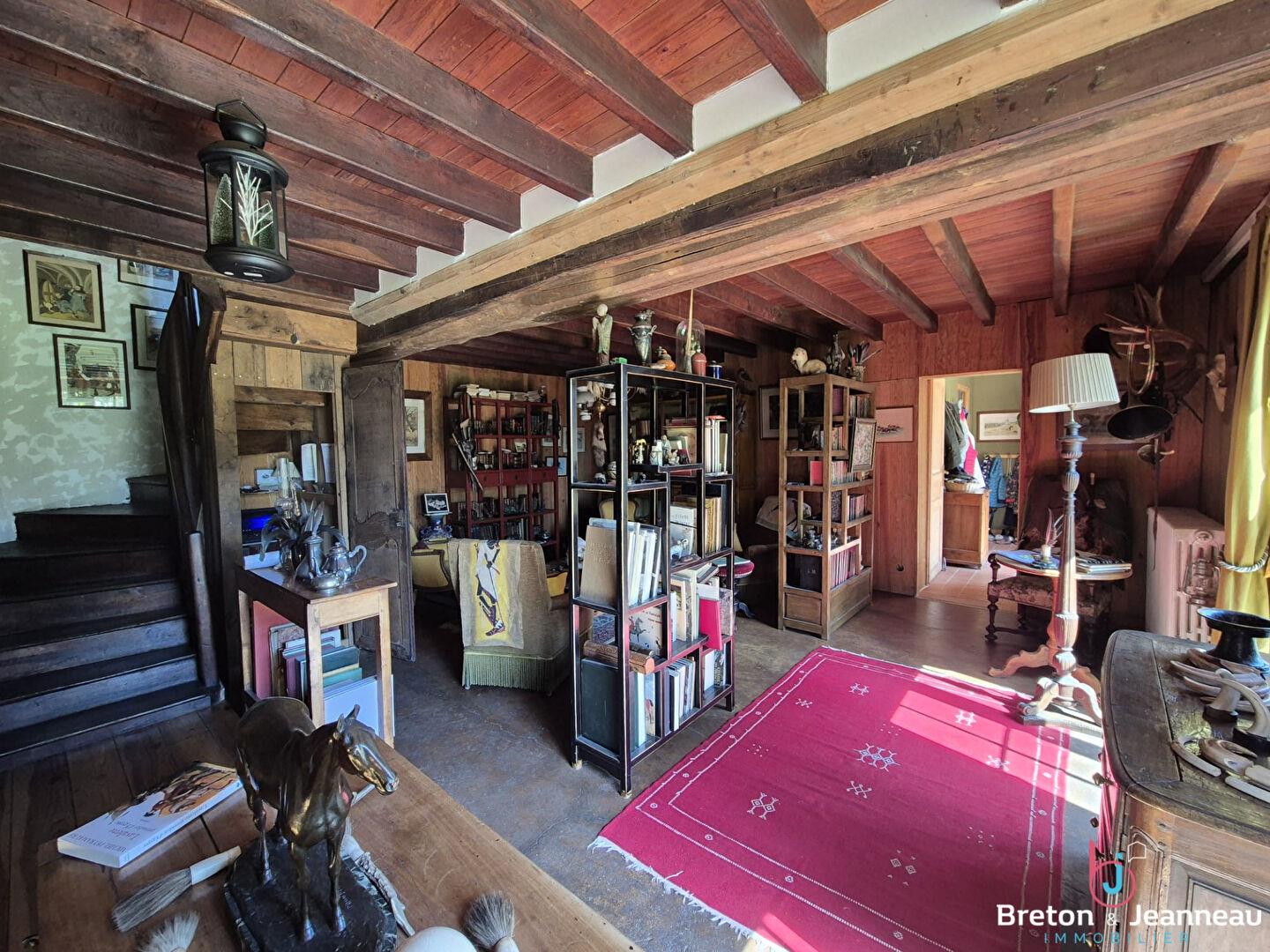 Farmhouse on 8 hectares in the Domfront sector