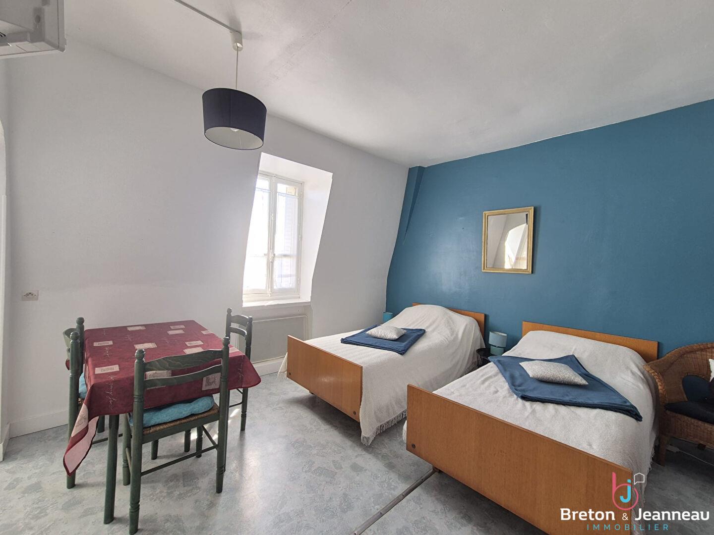 Building with 12 apartments in Bagnoles de l'Orne