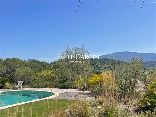 House for sale with swimming pool, exceptional view of Mont Ventoux