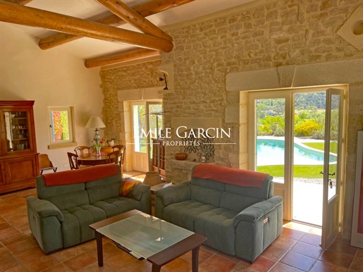 House for sale with swimming pool, exceptional view of Mont Ventoux