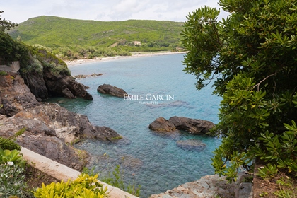 Corsica - House for sale on the seafront