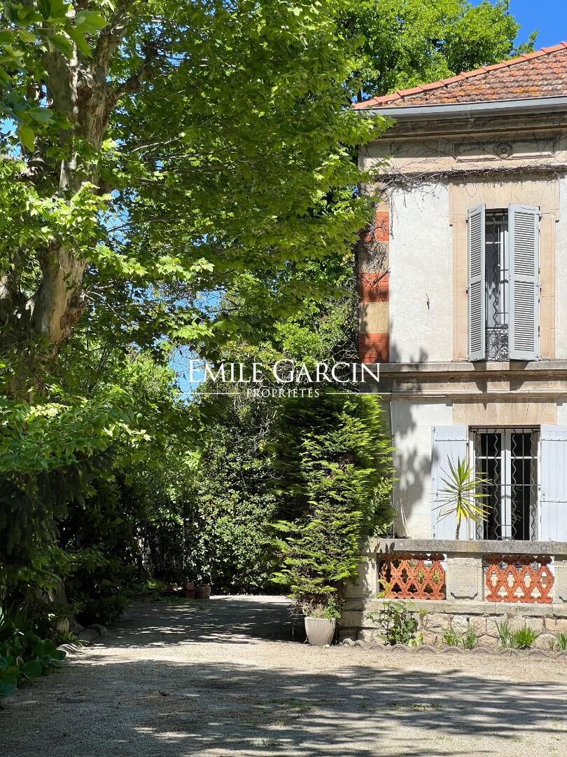 For sale - Mansion - Avignon - Leafy gardens - Garage