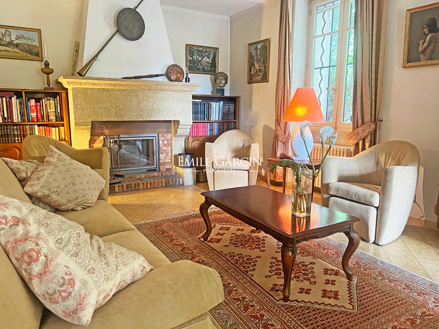 For sale - Mansion - Avignon - Leafy gardens - Garage