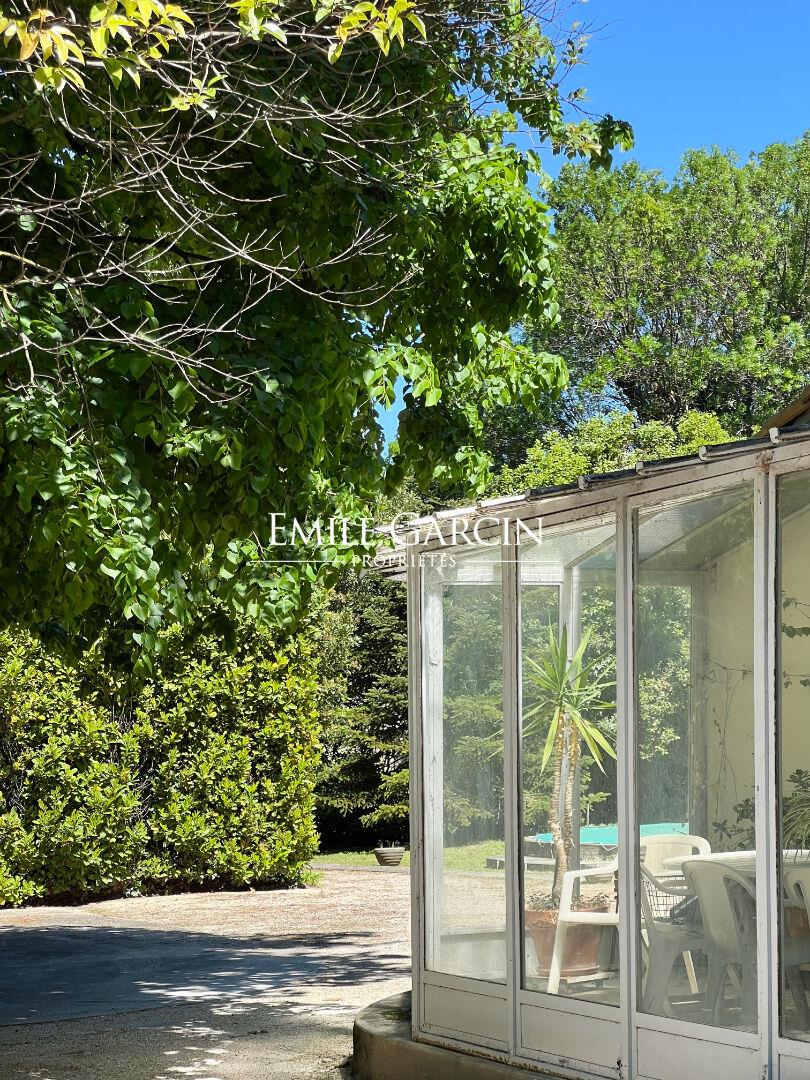 For sale - Mansion - Avignon - Leafy gardens - Garage
