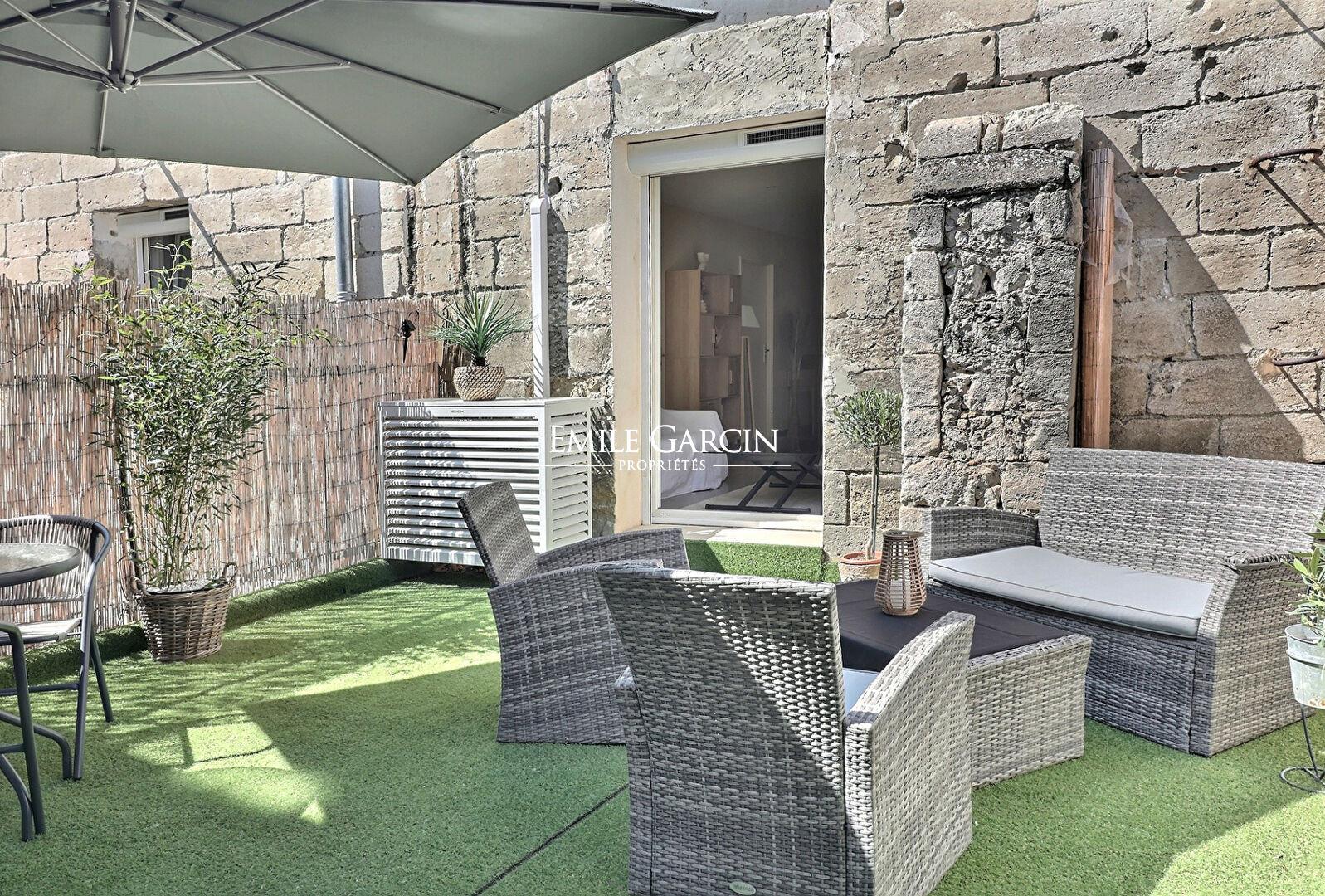 House with commercial unit for sale in Avignon - terrace / patio / parking