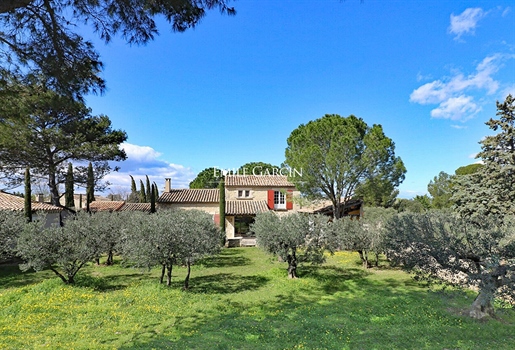 Stone house for sale in Saint Remy De Provence