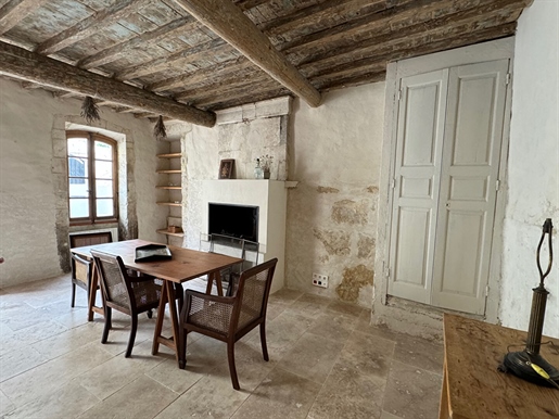 Charmante maison à vendre au coeur du village entre Alpilles, Nimes et Avignon