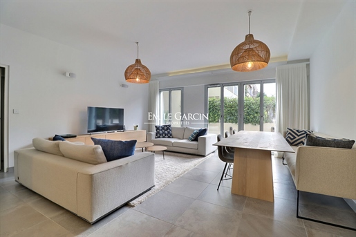 Luxury apartment for sale - Saint-Tropez - in the center of the village