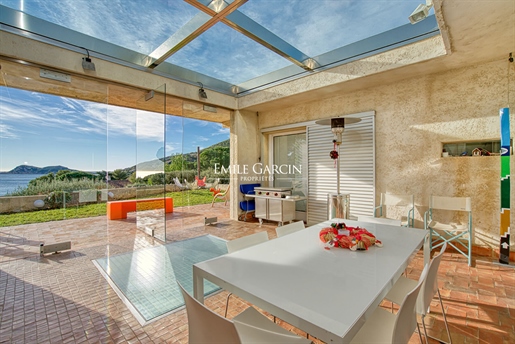 Contemporary villa with sea view for sale in Ramatuelle - walking distance from the beachfront