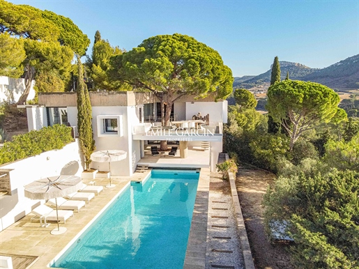 Villa with panoramic view for sale in Cassis