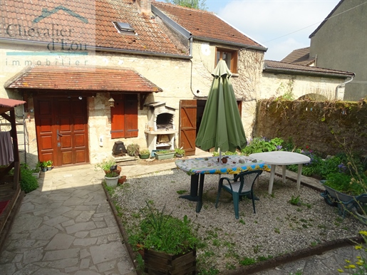 Village house Cruzy-le-Chatel T5 garden, beautiful view, adjoining courtyard, small garden, outbuild