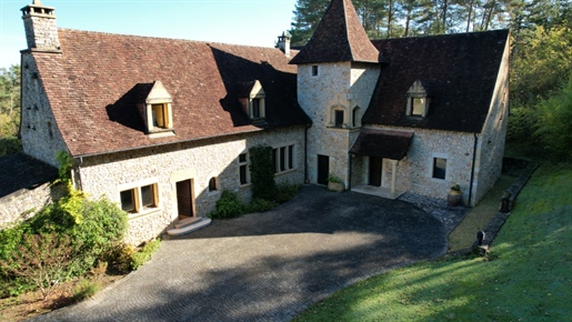 Fleurac Plazac - Magnificent property of more than 400m² nestled in the heart of a forest