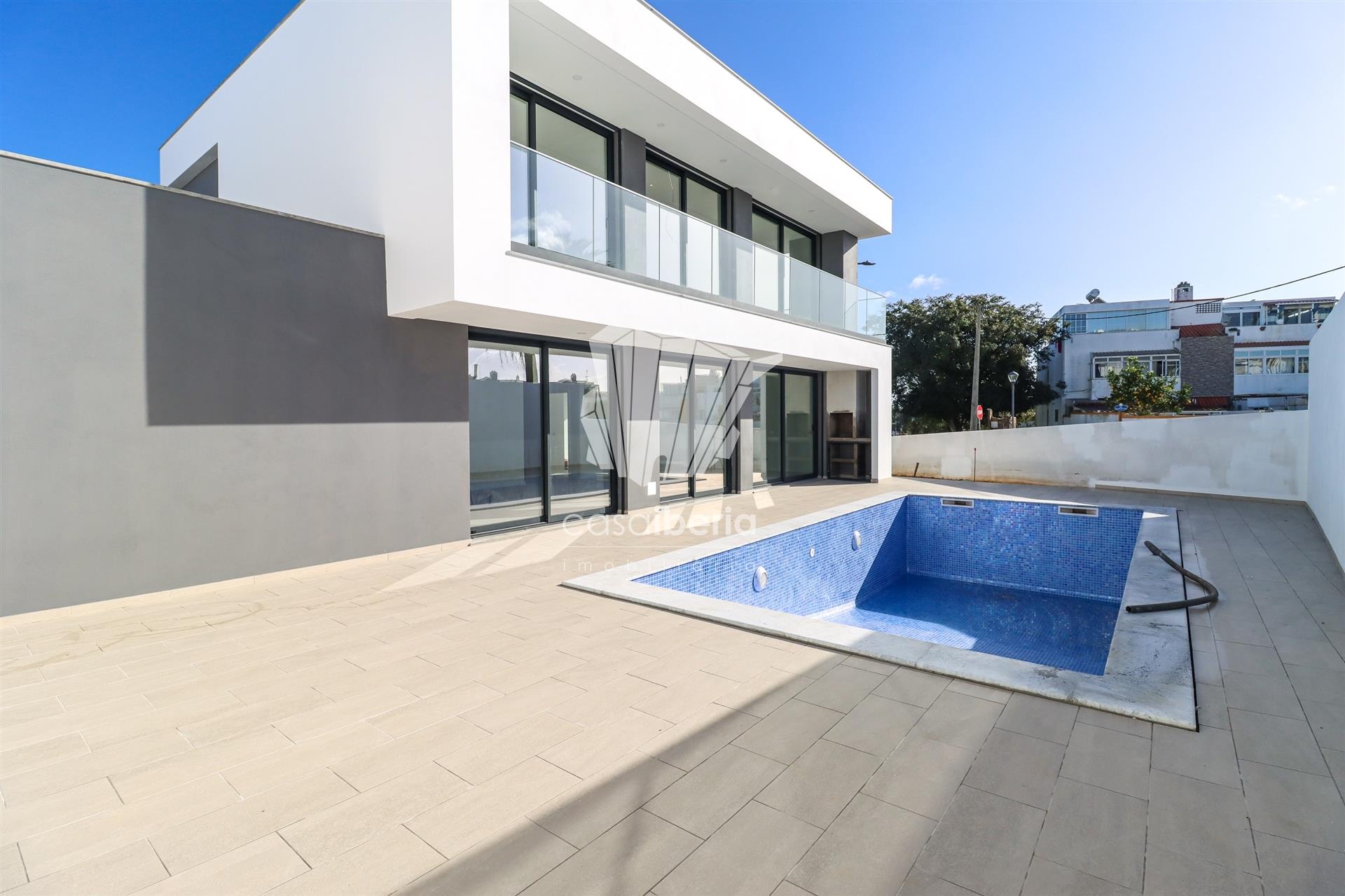 3+1 - Villa - Estombar - Lagoa