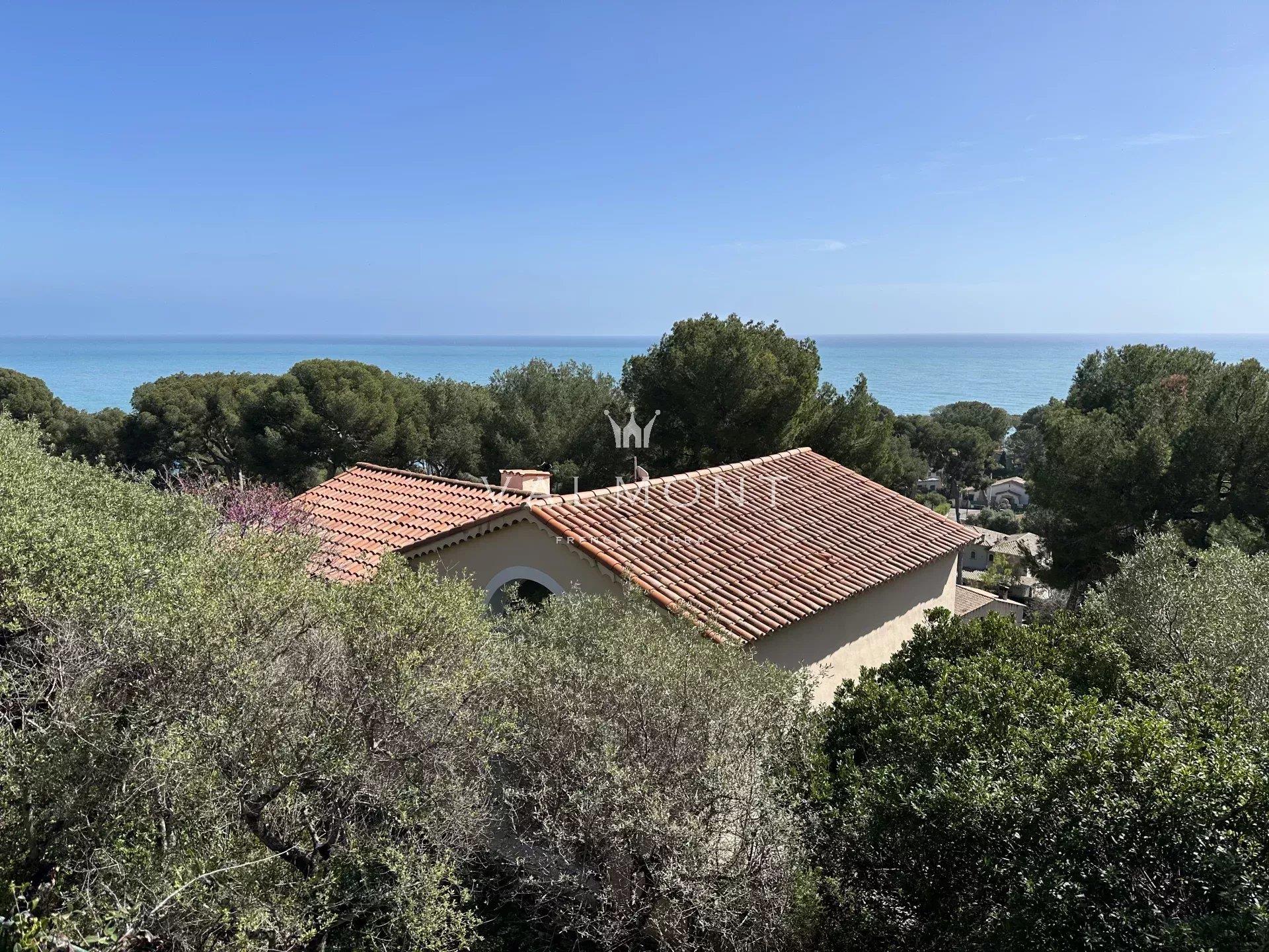 To renovate - Cap d'Antibes - Californian villa with sea view